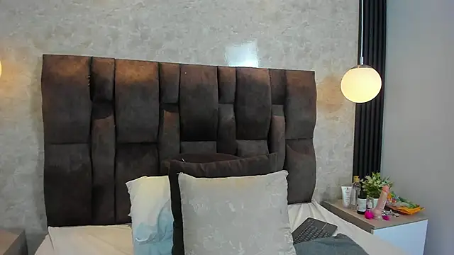 leilapons online show from 09-12-25, 04:18