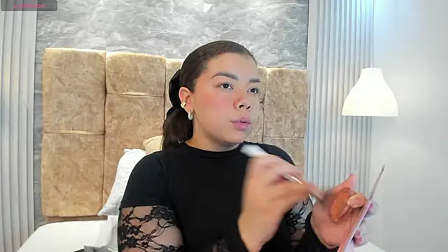 leilapons online show from 10-26-25, 05:19