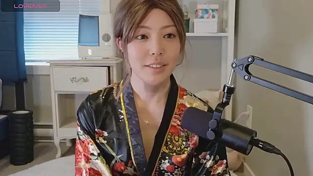 Nana with online show from 01-11-26, 08:03