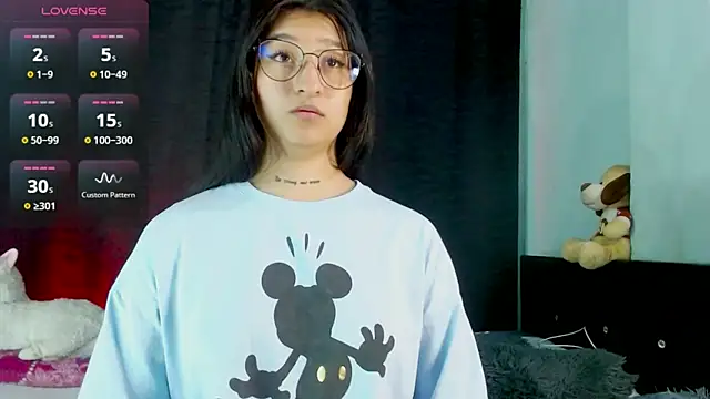 EVAH LEE  online show from 12-22-25, 04:09