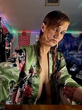 PeachyAriel online show from 04-01-26, 03:18