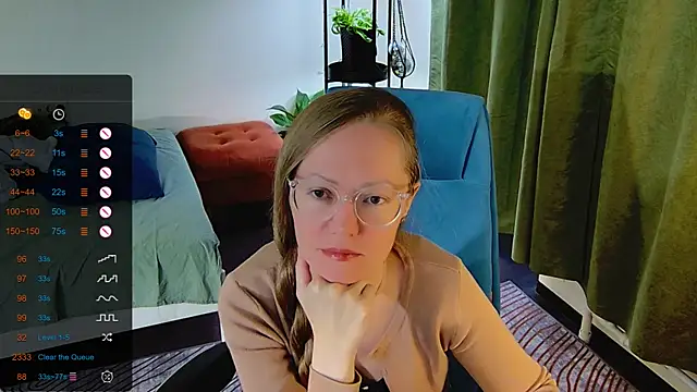 Snapshot of _Goldilocks_ chatting on 09-11-25, 06:57  Goldilocks  online show from 09-11-25, 06:57