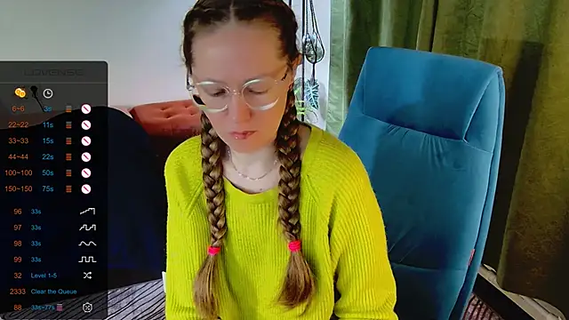 Snapshot of _Goldilocks_ chatting on 09-12-25, 06:13  Goldilocks  online show from 09-12-25, 06:13