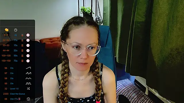 Snapshot of _Goldilocks_ chatting on 09-16-25, 07:09  Goldilocks  online show from 09-16-25, 07:09