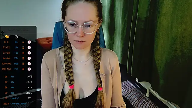 Snapshot of _Goldilocks_ chatting on 09-19-25, 06:59  Goldilocks  online show from 09-19-25, 06:59