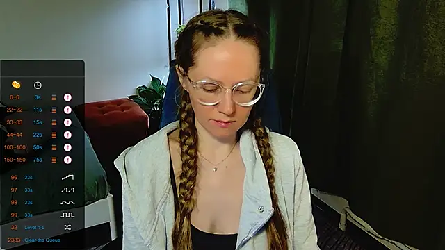 Snapshot of _Goldilocks_ chatting on 09-24-25, 08:28  Goldilocks  online show from 09-24-25, 08:28