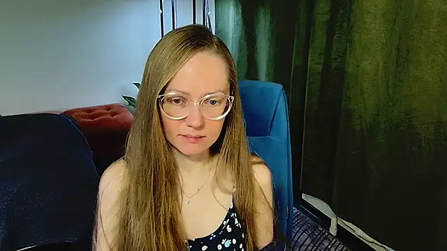 Snapshot of _Goldilocks_ chatting on 09-28-25, 06:41  Goldilocks  online show from 09-28-25, 06:41