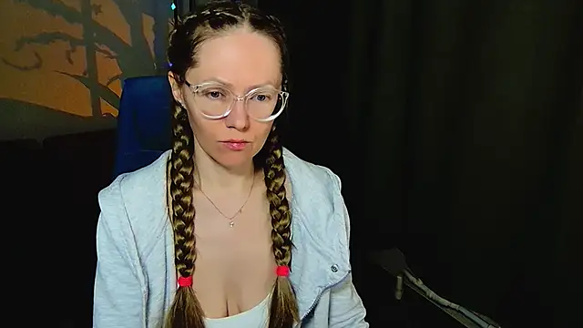 Snapshot of _Goldilocks_ chatting on 09-29-25, 04:56  Goldilocks  online show from 09-29-25, 04:56