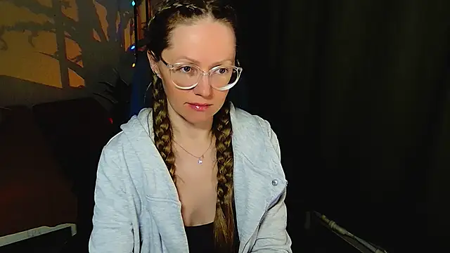 Snapshot of _Goldilocks_ chatting on 09-30-25, 03:39  Goldilocks  online show from 09-30-25, 03:39