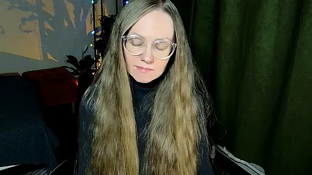 Snapshot of _Goldilocks_ chatting on 10-01-25, 04:57  Goldilocks  online show from 10-01-25, 04:57