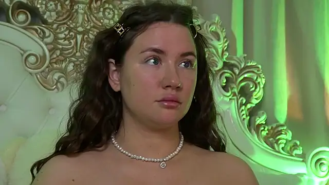 MeganStrain online show from 01-13-26, 03:23