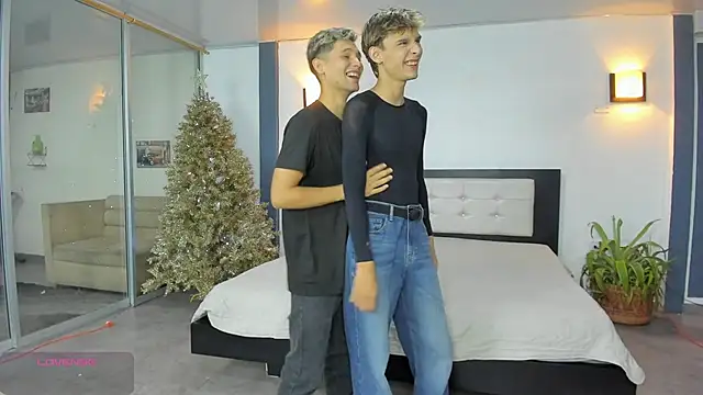 Bisexlifehot   online show from 11-30-25, 11:09