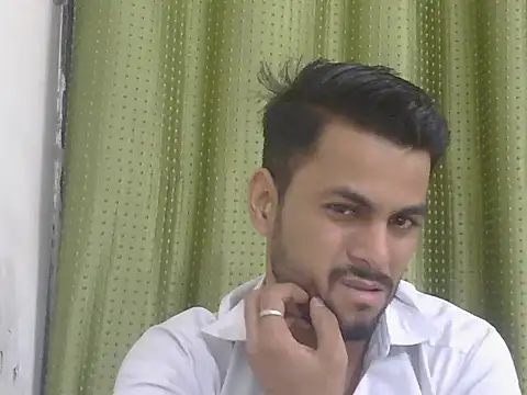 Snapshot of ursdreamperson chatting on 06-23-26, 01:03 ursdreamperson online show from 06-23-26, 01:03