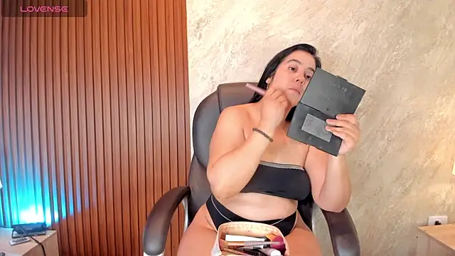  Cris Spicy  online show from 10-26-25, 07:53