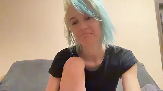 Snapshot of Lea_Elfie chatting on 03-21-26, 06:00 Lea Elfie online show from 03-21-26, 06:00