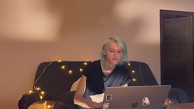 Snapshot of Lea_Elfie chatting on 03-24-26, 03:17 Lea Elfie online show from 03-24-26, 03:17