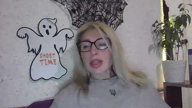 fox red lady7 online show from 10-30-25, 08:31