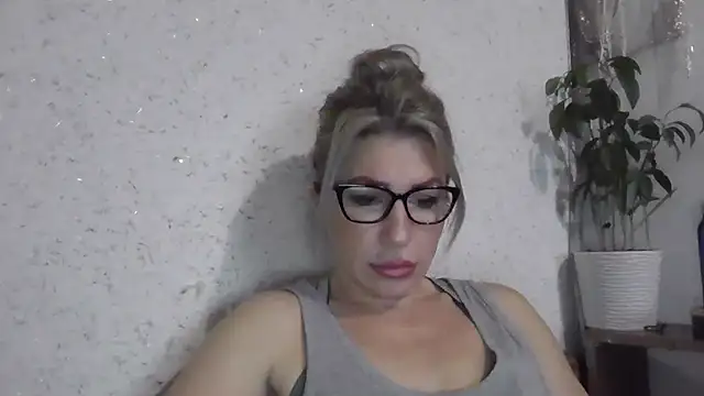 fox red lady7 online show from 12-16-25, 10:53