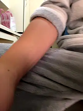 sonwmelt1 online show from 11-11-25, 02:22