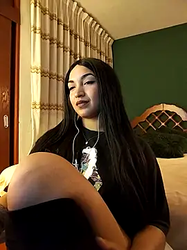 FallsForHerSmile online show from 03-22-26, 09:02