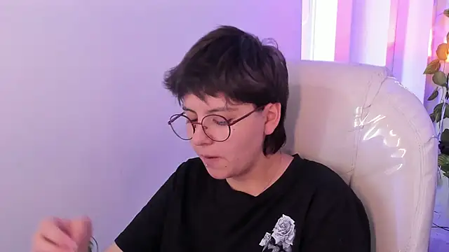 Nathaly ds online show from 04-18-26, 07:18