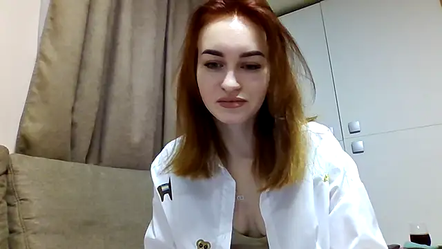 Snapshot of Requellia chatting on 10-12-25, 10:53 Requellia online show from 10-12-25, 10:53