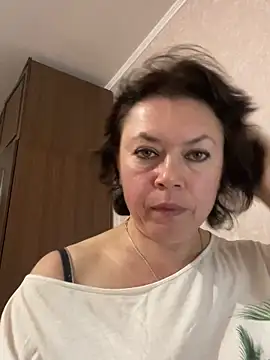 Kiravix online show from 10-26-25, 04:13