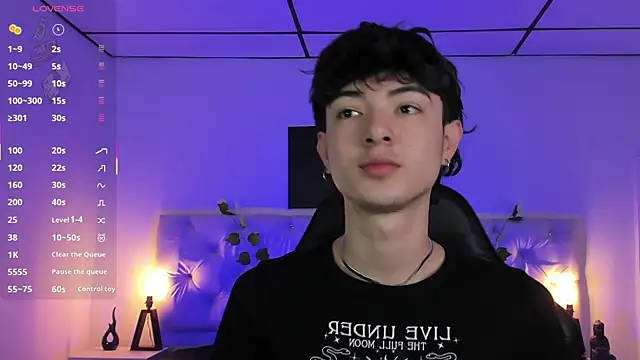 Snapshot of Elliot_younngg chatting on 09-18-25, 02:08 Elliot younngg online show from 09-18-25, 02:08