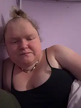 Snapshot of KadiSparkle chatting on 11-03-25, 04:03 KadiSparkle online show from 11-03-25, 04:03