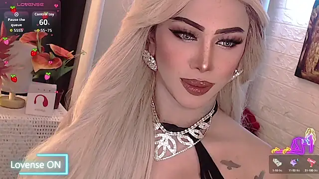 Snapshot of Your_valentina_goddess chatting on 09-28-25, 12:27 Your valentina goddess online show from 09-28-25, 12:27
