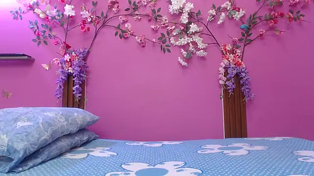 skinnybarbie022 online show from 02-09-26, 12:14