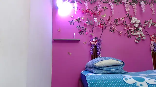 Snapshot of skinnybarbie022 chatting on 06-04-26, 12:27 skinnybarbie022 online show from 06-04-26, 12:27