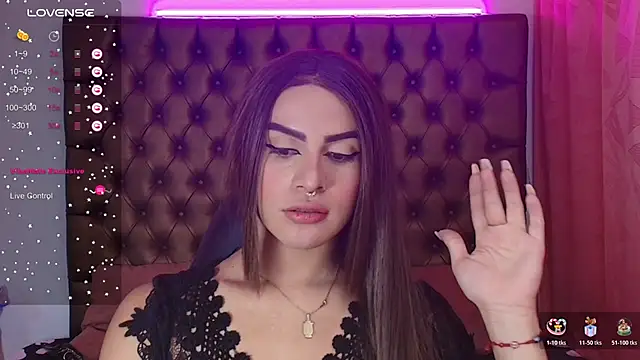 lailahdark online show from 11-18-25, 03:45