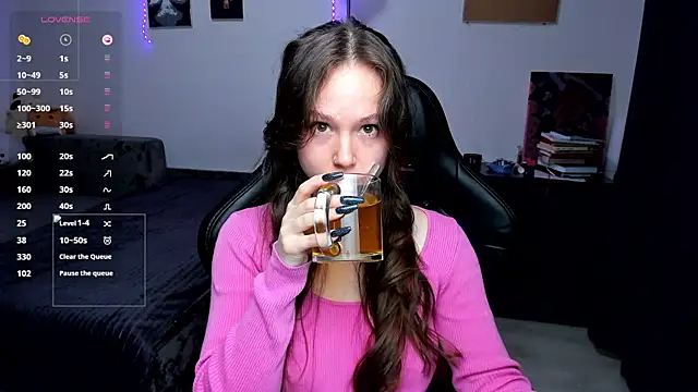 cute little ass online show from 04-23-26, 04:42