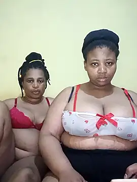 Snapshot of Prettyboobiesx chatting on 10-14-25, 07:47 Prettyboobiesx online show from 10-14-25, 07:47