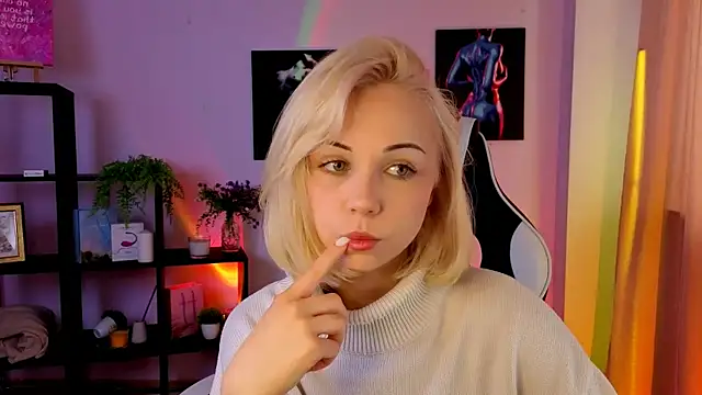 Snapshot of Charlotte_Colinss chatting on 05-16-26, 04:20 Charlotte Colinss online show from 05-16-26, 04:20