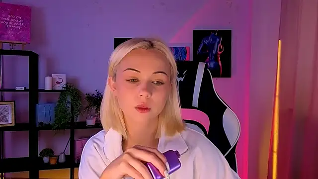 Snapshot of Charlotte_Colinss chatting on 05-29-26, 04:21 Charlotte Colinss online show from 05-29-26, 04:21