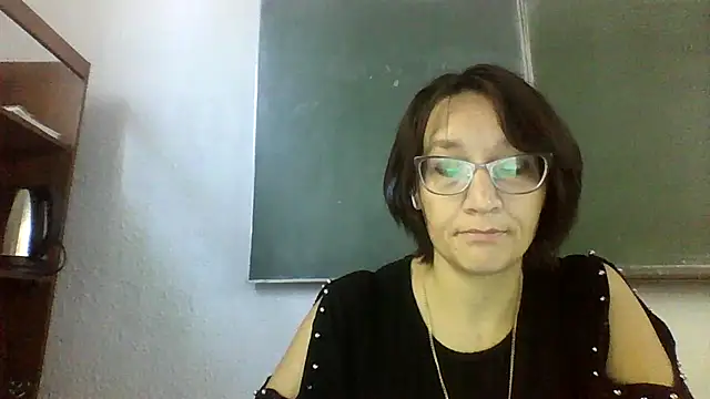 Snapshot of Moon_Janis chatting on 09-18-25, 05:31 Moon Janis online show from 09-18-25, 05:31