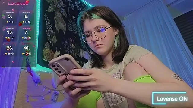 Miko Meow online show from 04-25-26, 11:24