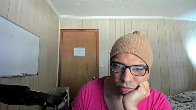 NaturalBeautyQueen online show from 10-14-25, 04:19