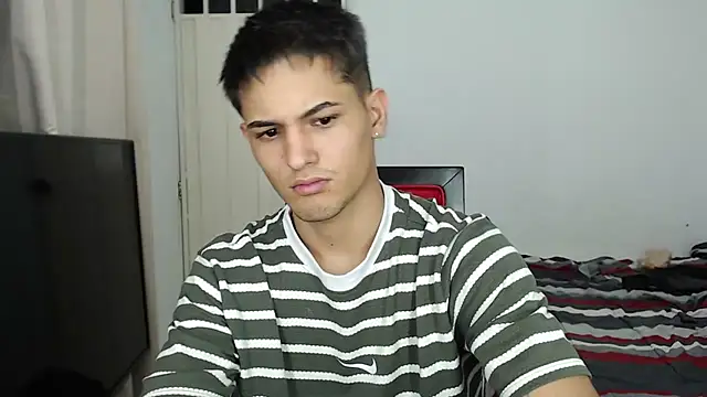 Alex mojica online show from 11-22-25, 06:56