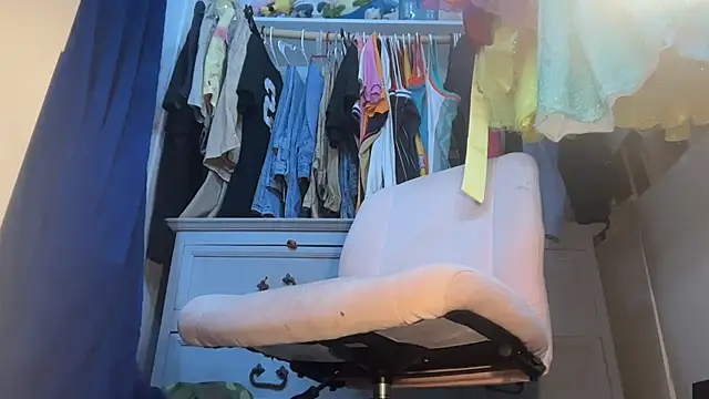 bearcub300 online show from 11-16-25, 03:34