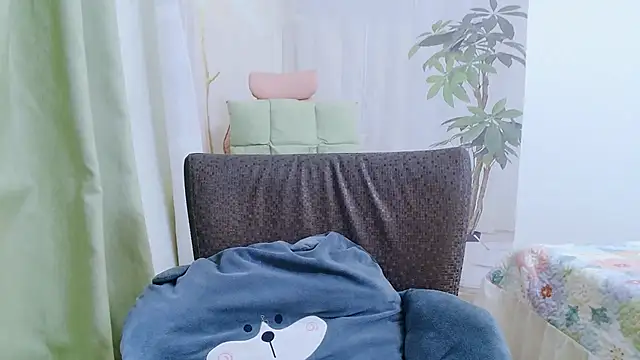 Snapshot of Winnie-01 chatting on 05-28-26, 03:26 Winnie-01 online show from 05-28-26, 03:26