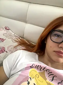 AmeliaRossi  online show from 09-25-25, 07:12