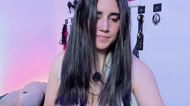 elowen halley1 online show from 02-13-26, 08:16