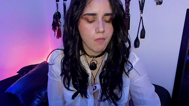 elowen halley1 online show from 03-09-26, 08:24