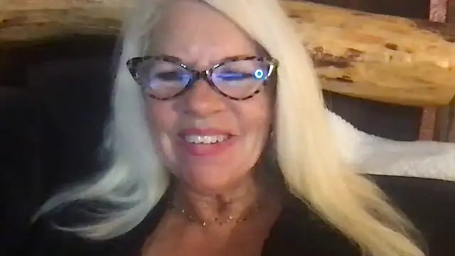 SubMissOlivia online show from 10-31-25, 04:30