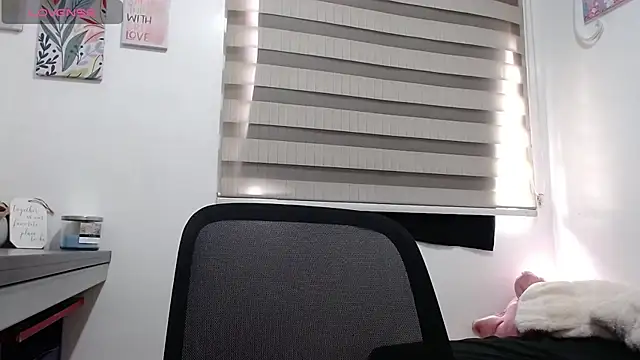Snapshot of samanta-rosee chatting on 09-17-25, 03:03 samanta-rosee online show from 09-17-25, 03:03