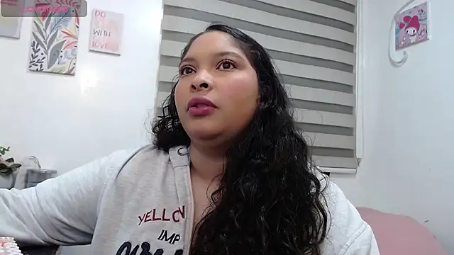 Snapshot of samanta-rosee chatting on 10-09-25, 09:07 samanta-rosee online show from 10-09-25, 09:07