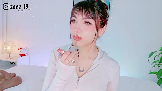 cuteezoe online show from 04-17-26, 04:15